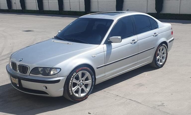 BMW 320i lleno