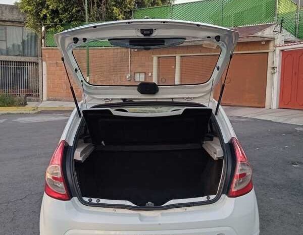 RENAULT SANDERO 2011 lleno